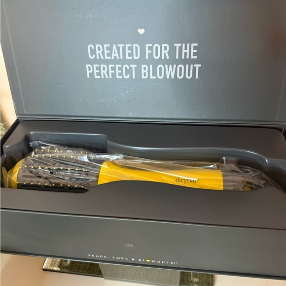 Drybar - Single Shot Round Blow-Dryer Brush - New in Box - Picture 2 of 11